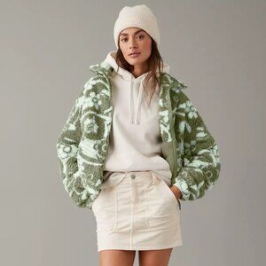 NWT American Eagle Green Zip-Up Bear Hug Sherpa Sweater Jacket, Women’s XS